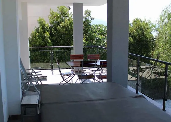 In 55012 アパート *